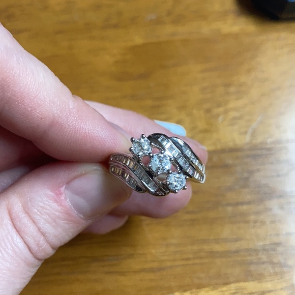 Diamond Ring - Picture 9 of 9